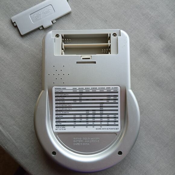 Mega Screen Electronic 7in1 Poker Handheld Game batteries not included (2 AAA) - Picture 3 of 8